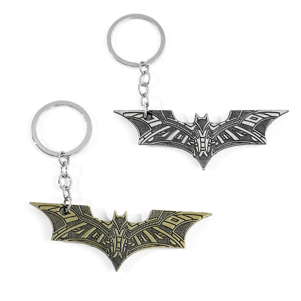 Carabiner Keychain - バットペンダントキーホルダーおもちゃスーパーヒーロー映画ジュエリー車のキーリングバッグアクセサリー男性女性ファンギフトお土産